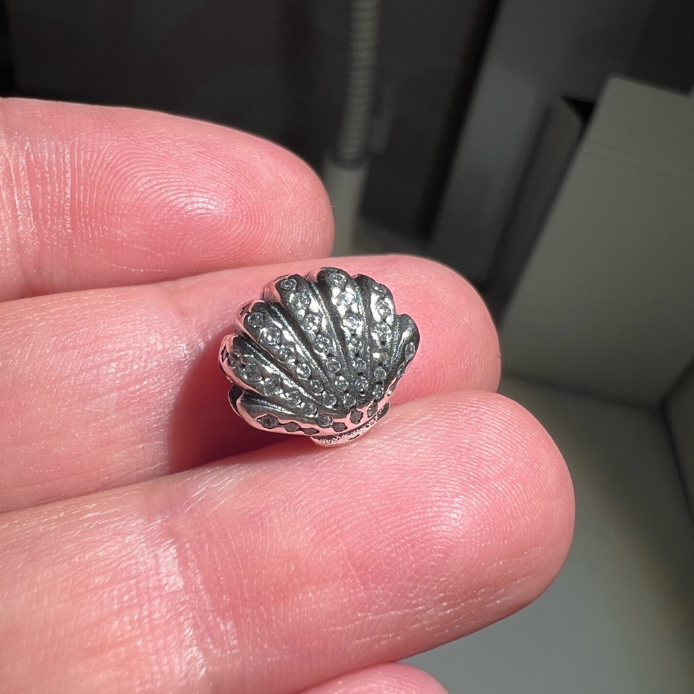 Seashell Charm - Picture 5 of 12